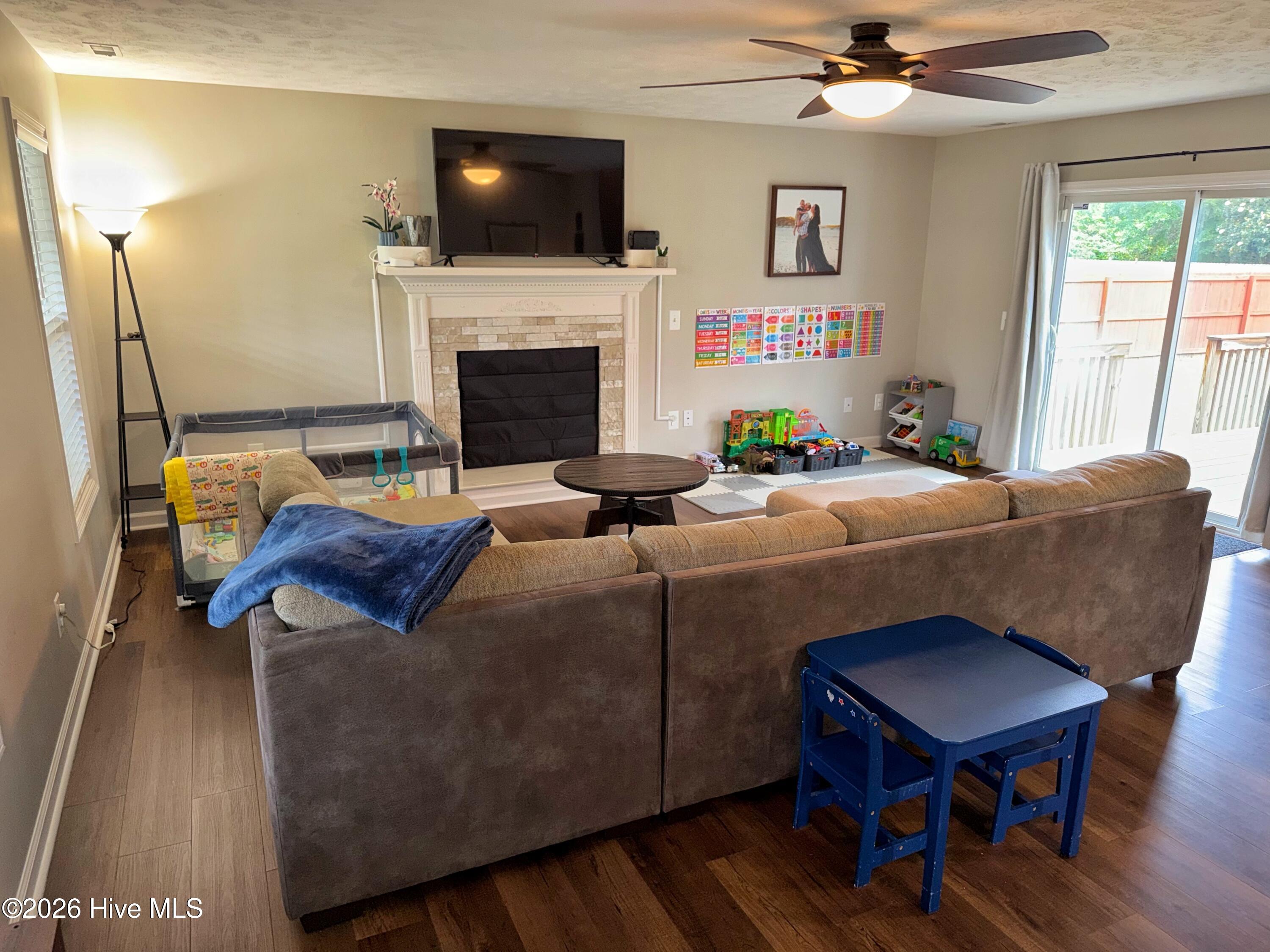194 Bridlewood Drive Property Photo 8