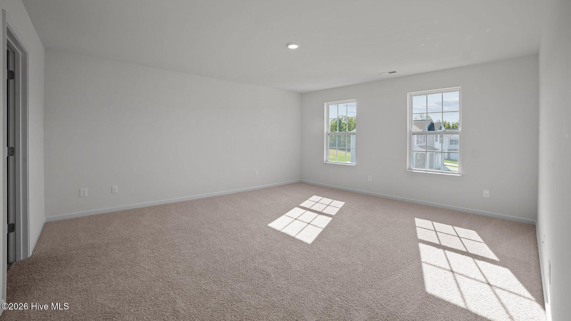 2709 Salisbury Lane W Property Photo 10