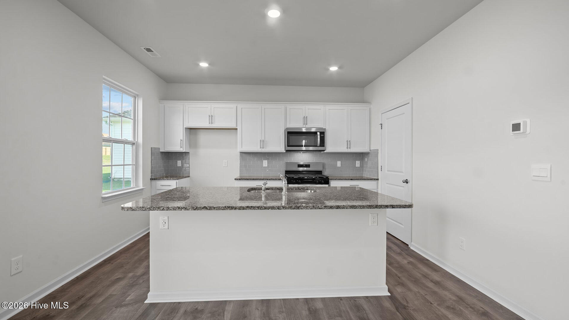 2702 Westwood Avenue W Property Photo 7