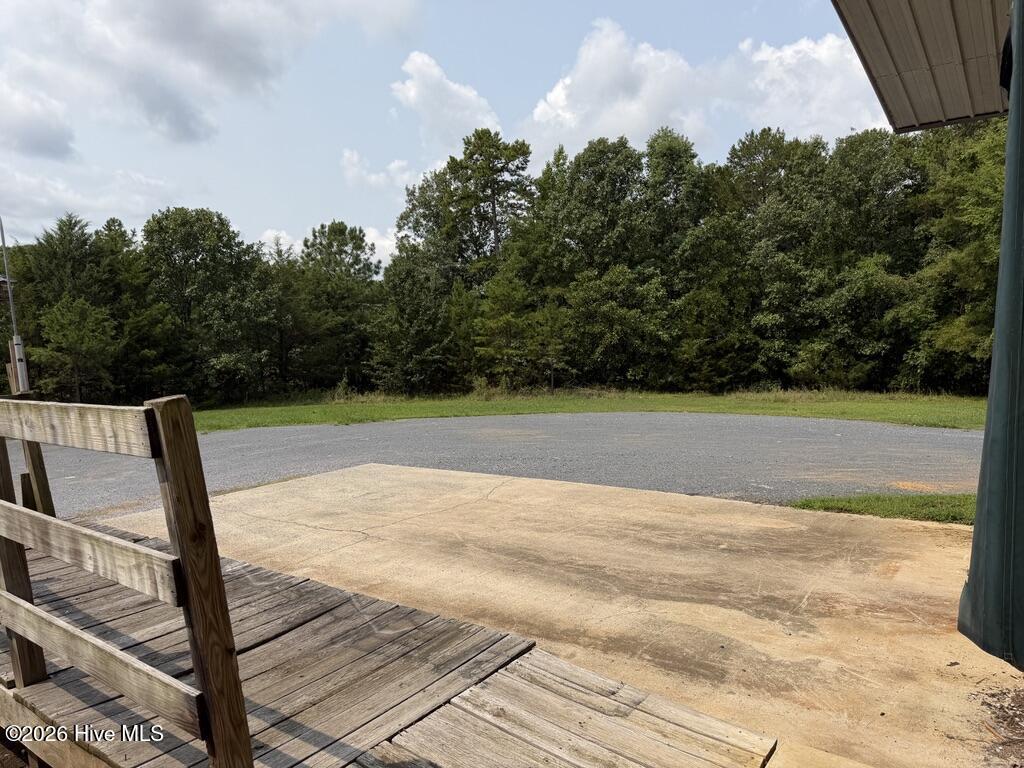 211 Shady Oak Drive Property Photo 18
