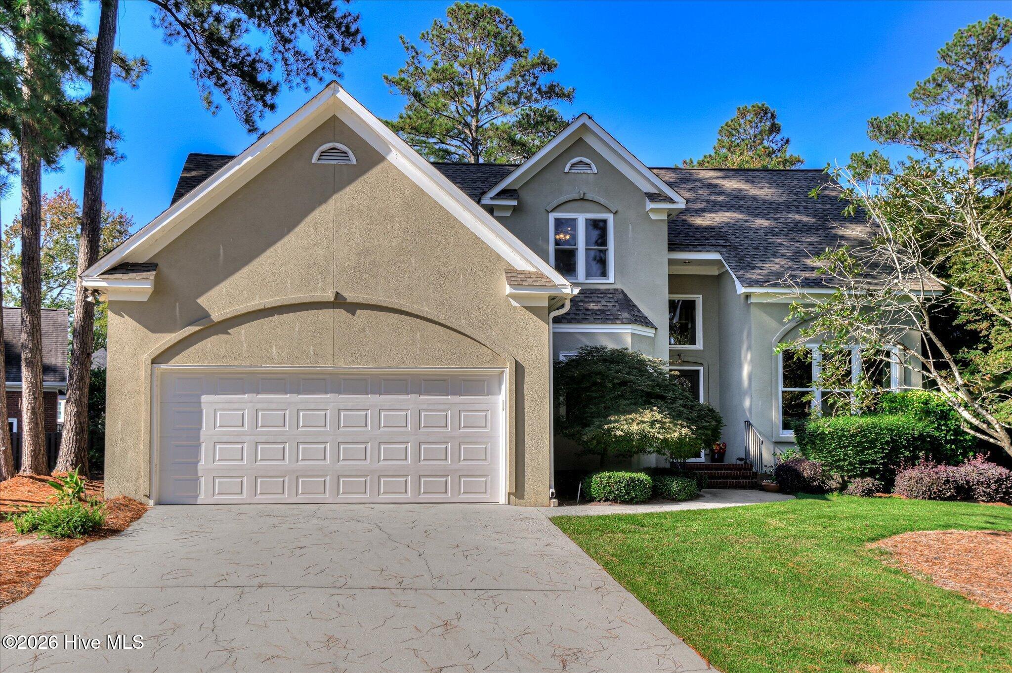 670 Glen Abbey Drive Property Photo 4