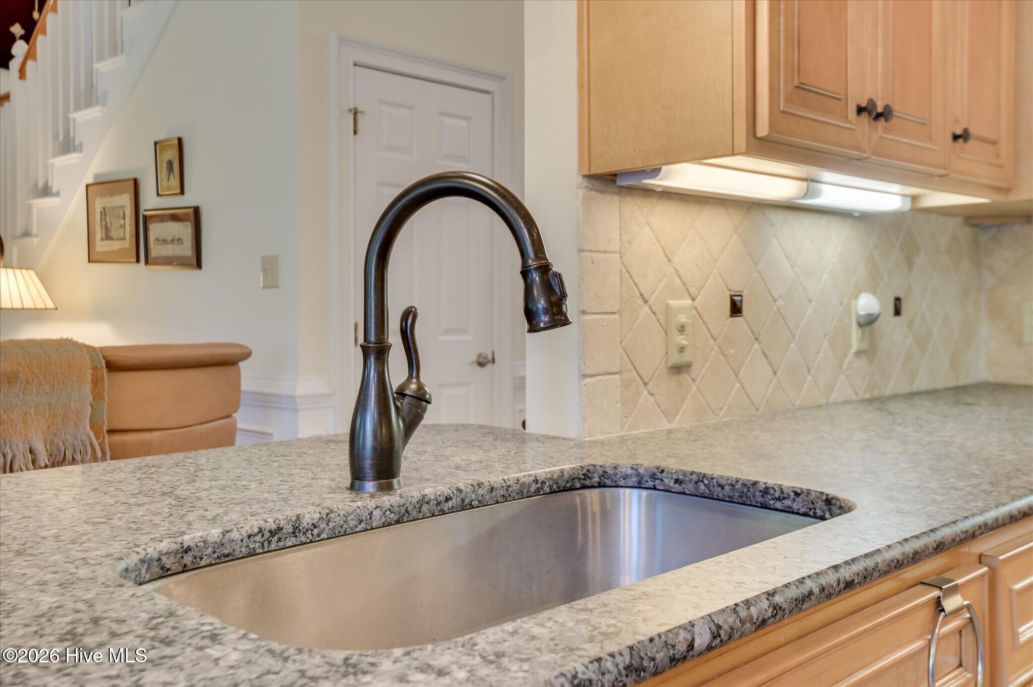 670 Glen Abbey Drive Property Photo 24