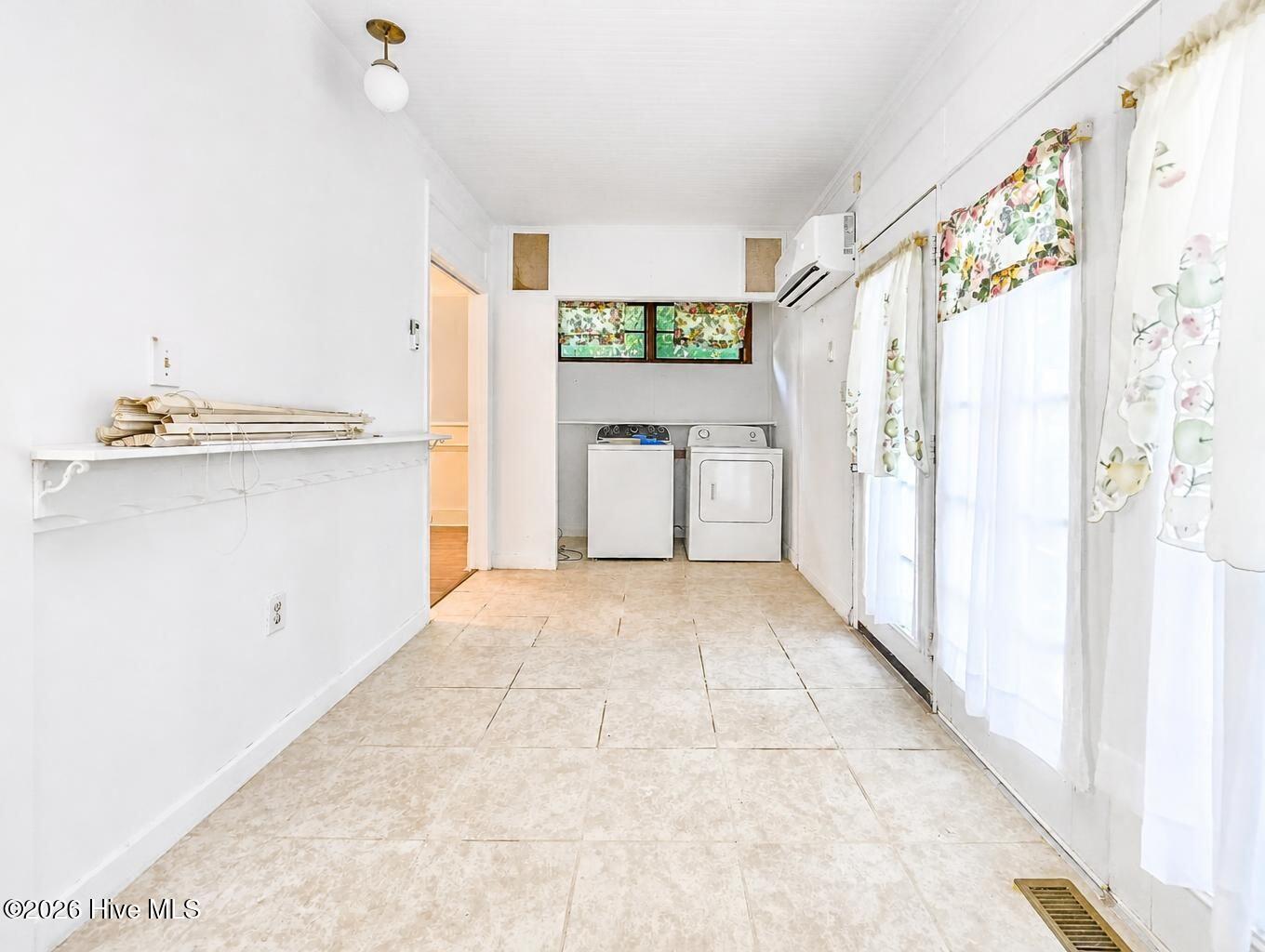 313 S Dyer Street Property Photo 11