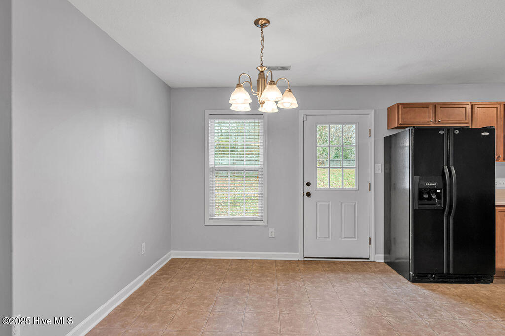104 Elbert Way Property Photo 7