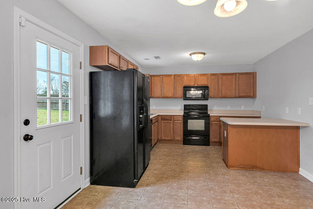 104 Elbert Way Property Photo 8