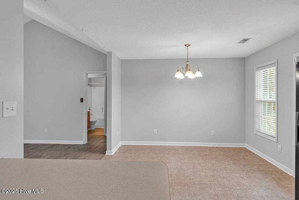 104 Elbert Way Property Photo 11