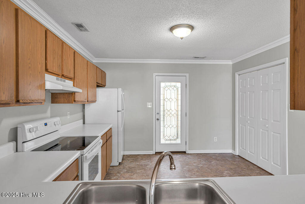 1136 Pueblo Drive Property Photo 9