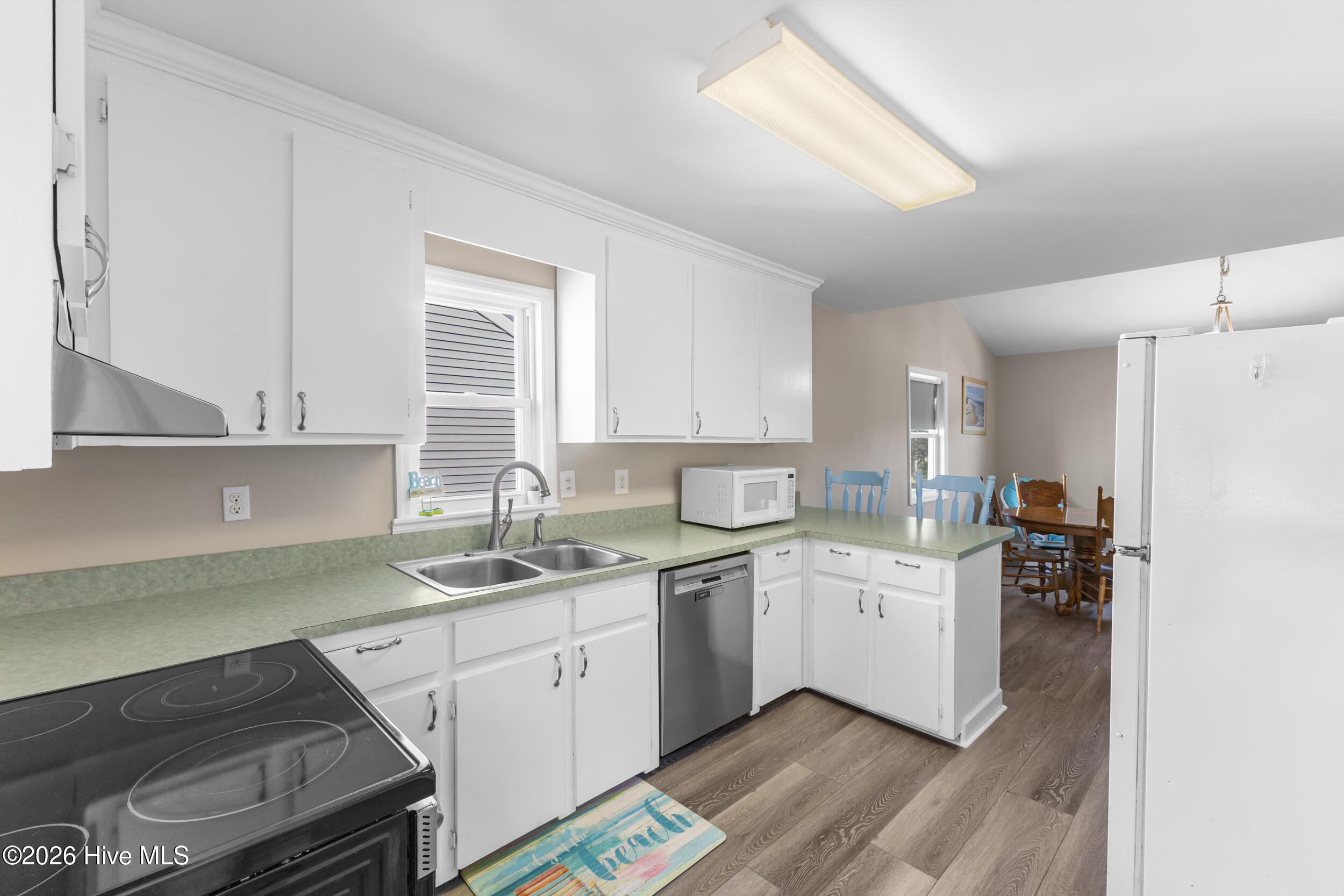 1123 S Topsail Drive Property Photo 10