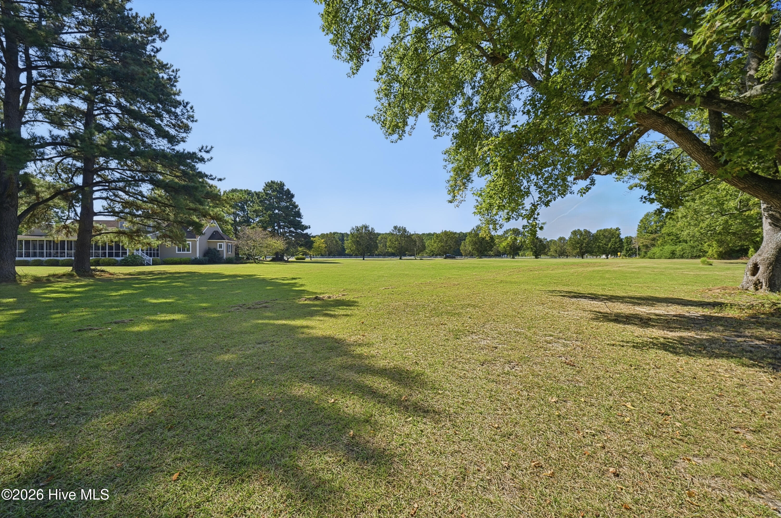 1045 Soundside Road Property Photo 6