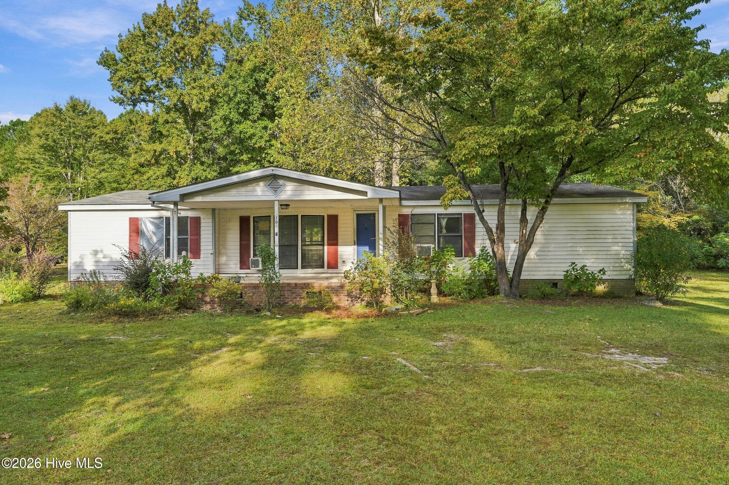 104 Sandy Creek Drive Property Photo 1