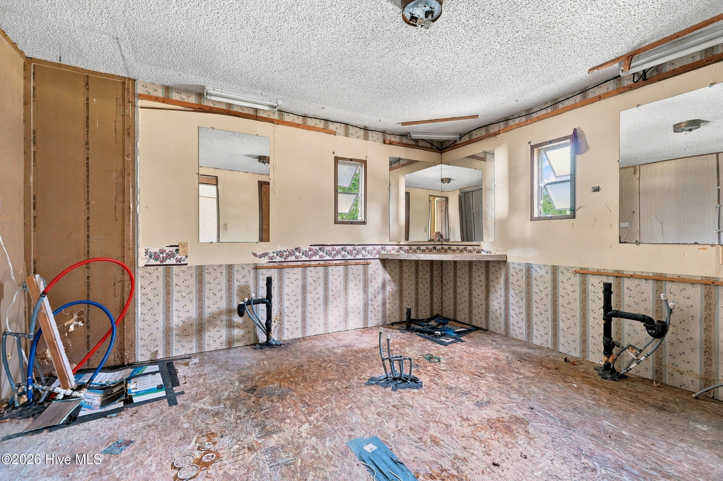 104 Sandy Creek Drive Property Photo 16