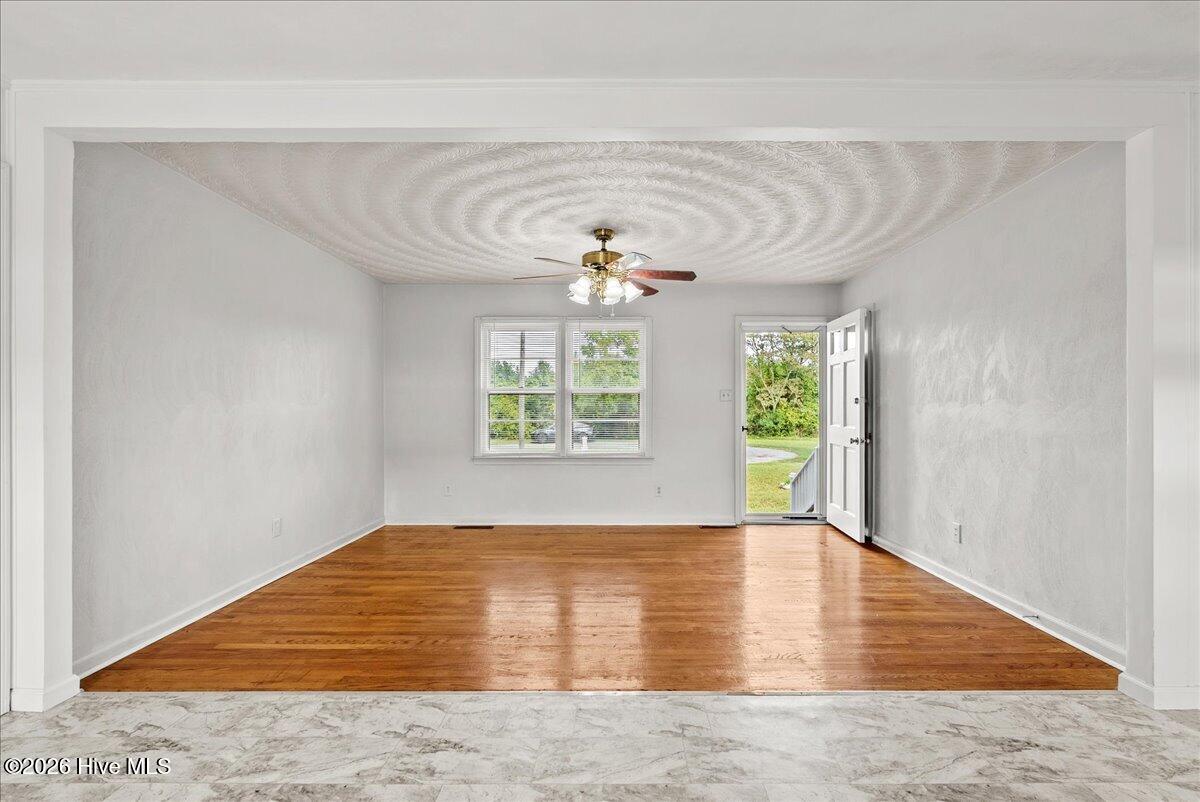 207 Thomas Street Property Photo 9