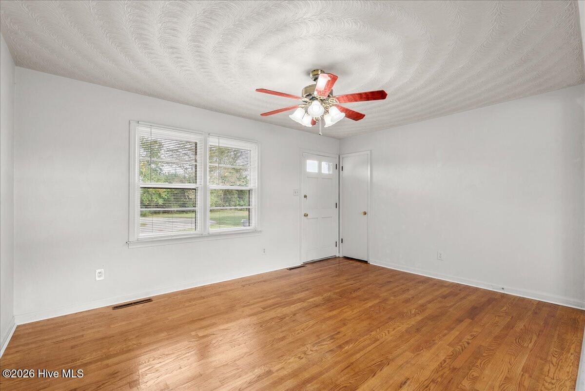 207 Thomas Street Property Photo 13