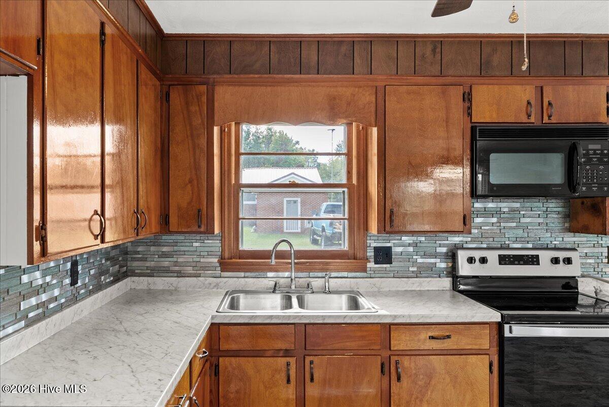 207 Thomas Street Property Photo 14