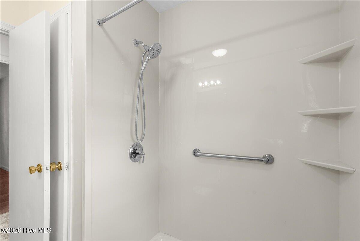207 Thomas Street Property Photo 17