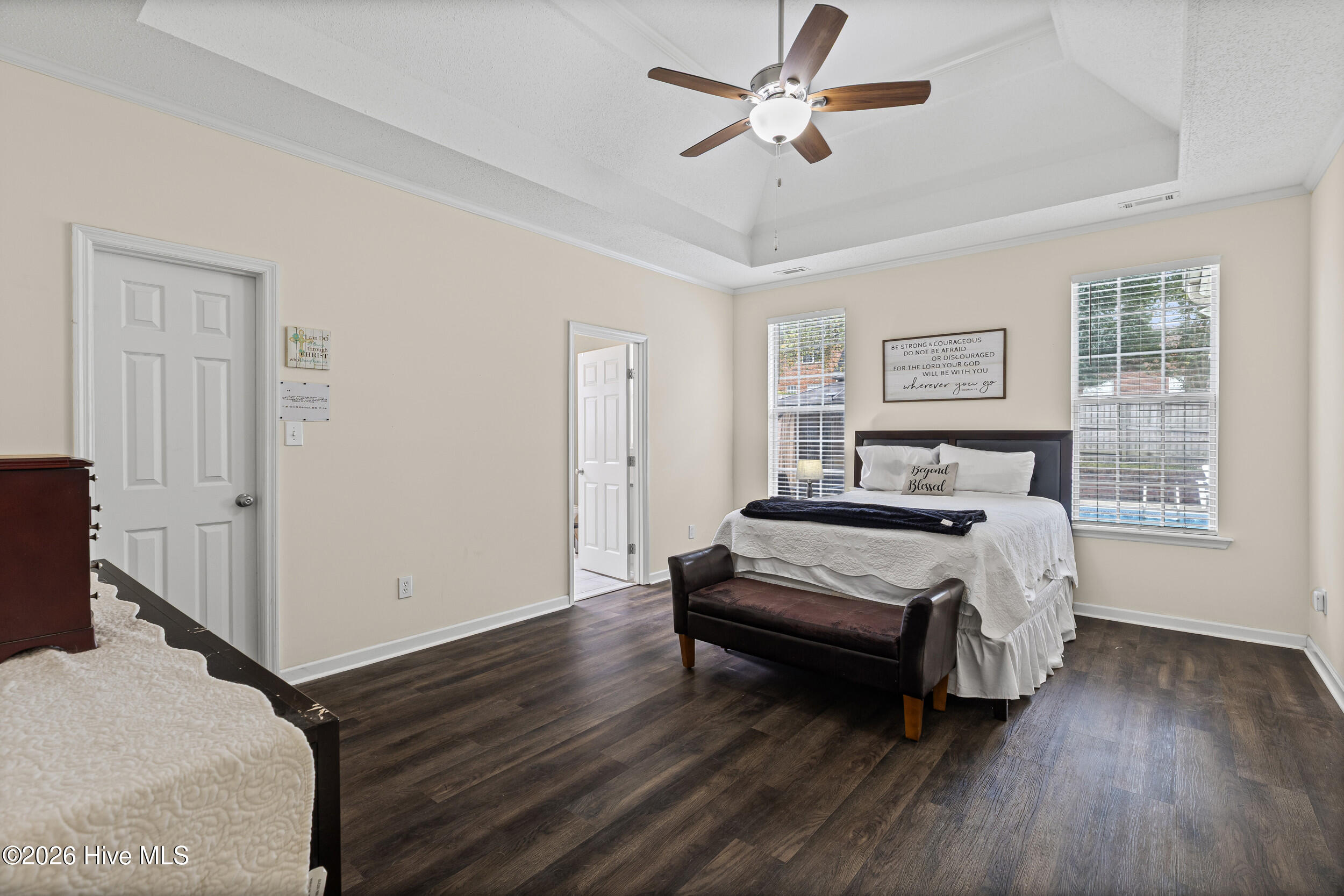 4998 Sussex Drive Property Photo 11