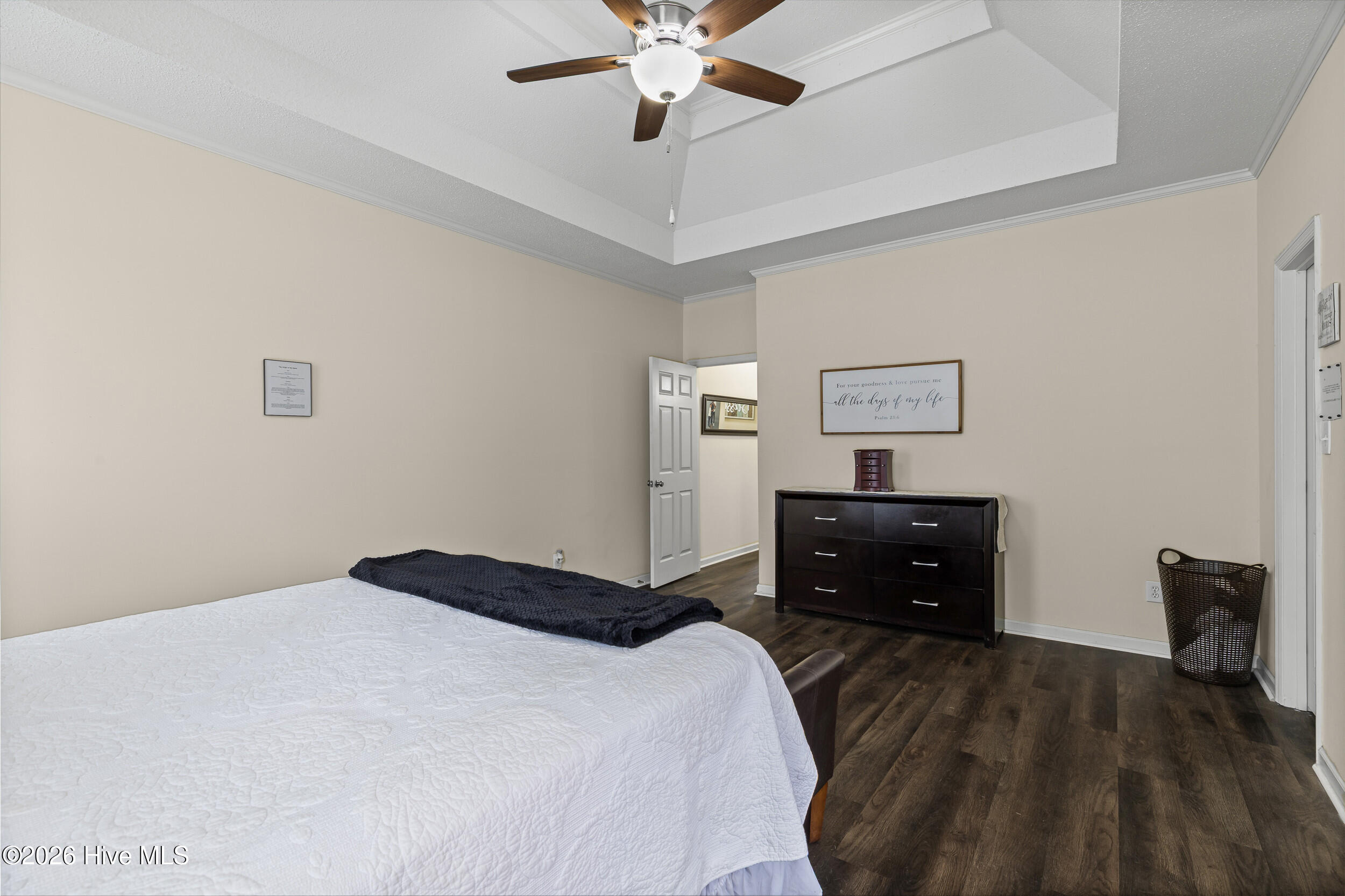 4998 Sussex Drive Property Photo 12