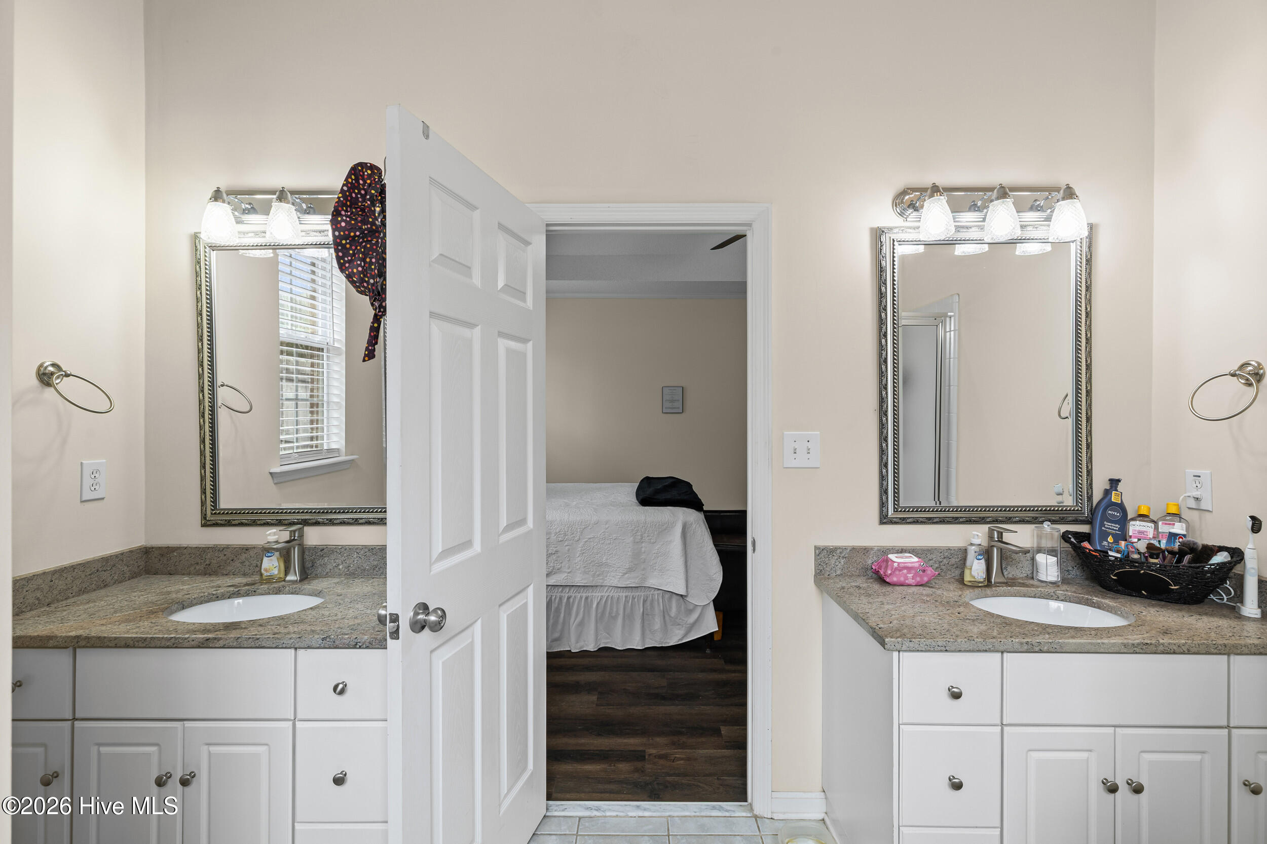 4998 Sussex Drive Property Photo 14