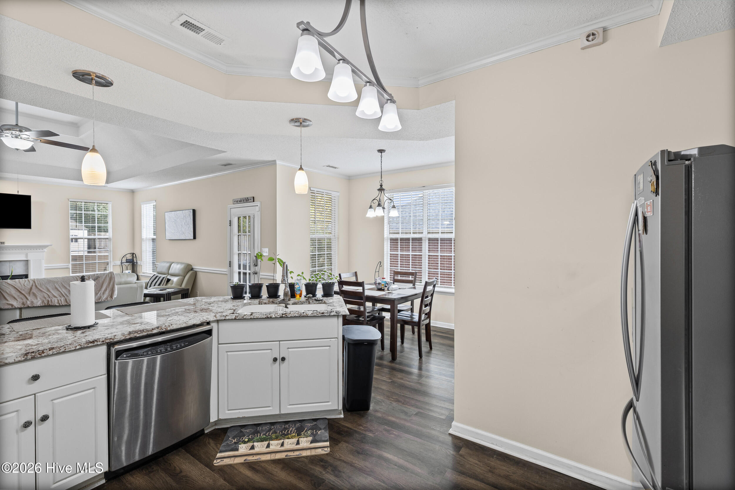 4998 Sussex Drive Property Photo 18