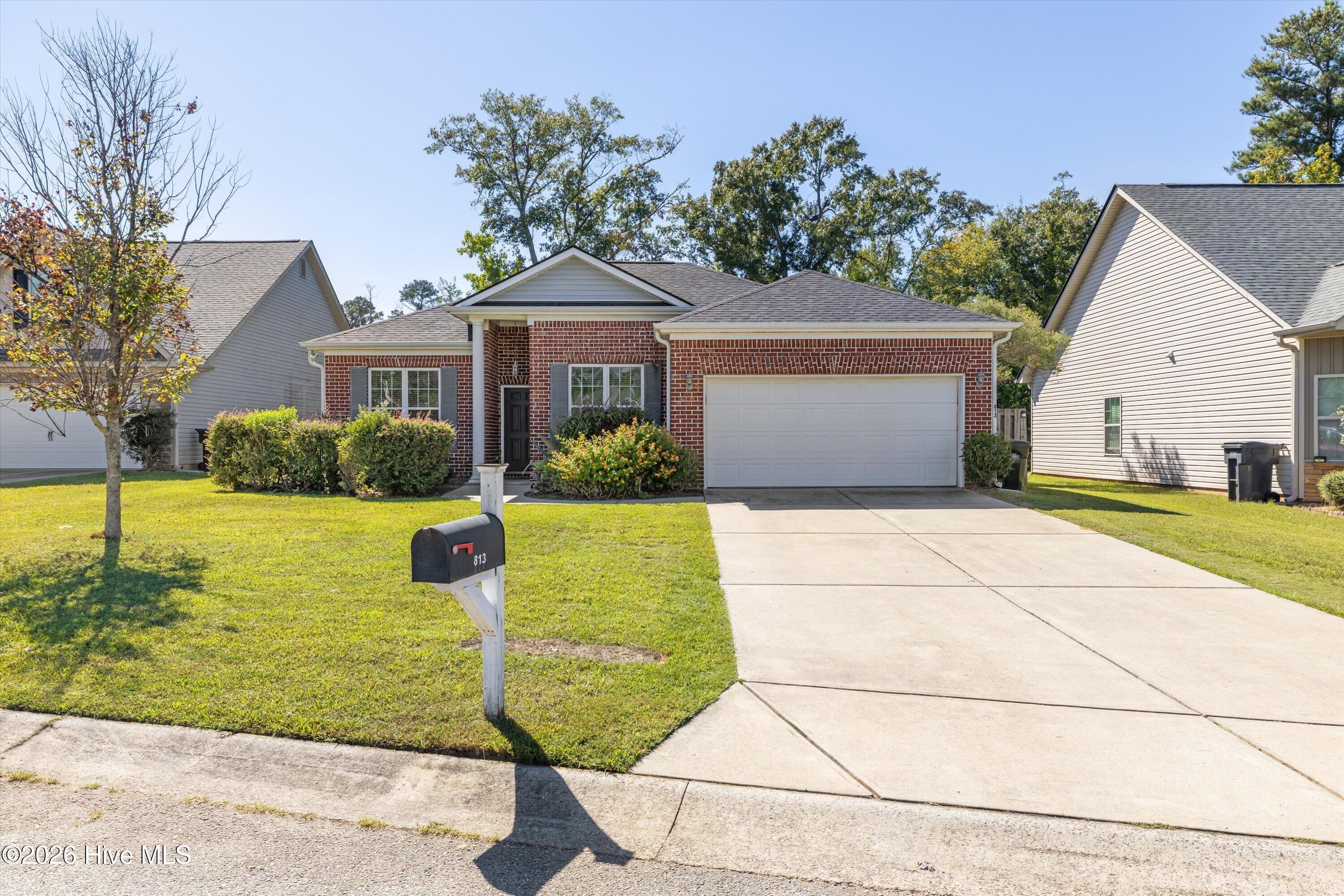 813 Oshields Court Property Photo 2