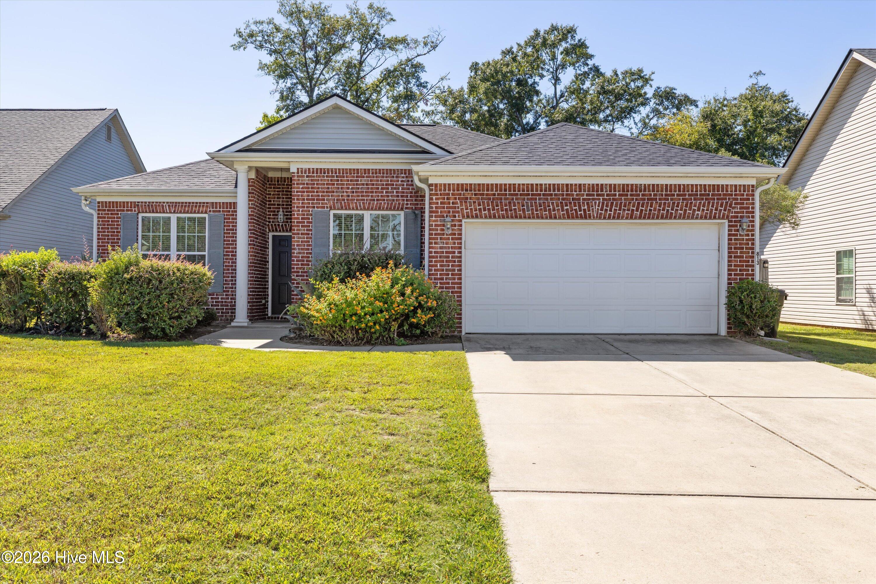 813 Oshields Court Property Photo 3