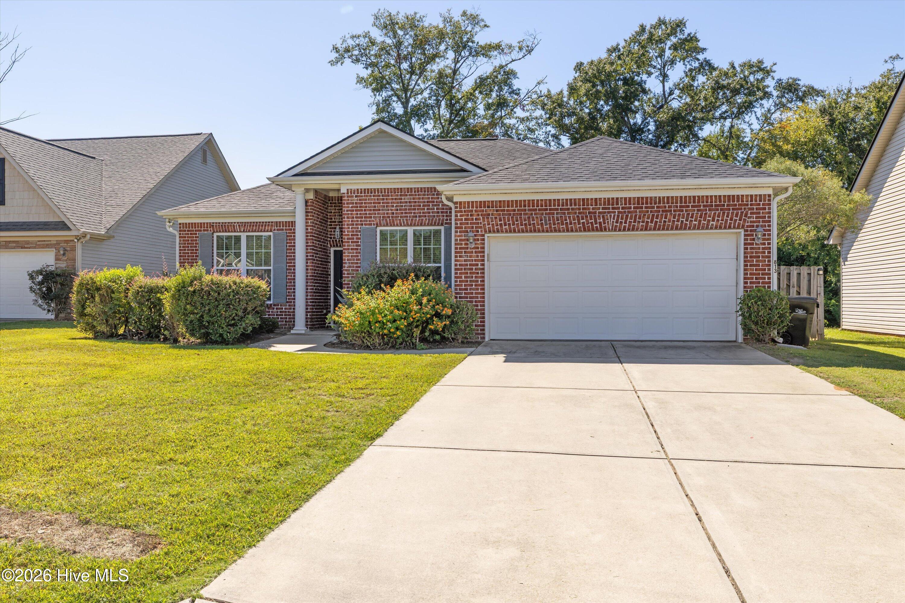 813 Oshields Court Property Photo 4