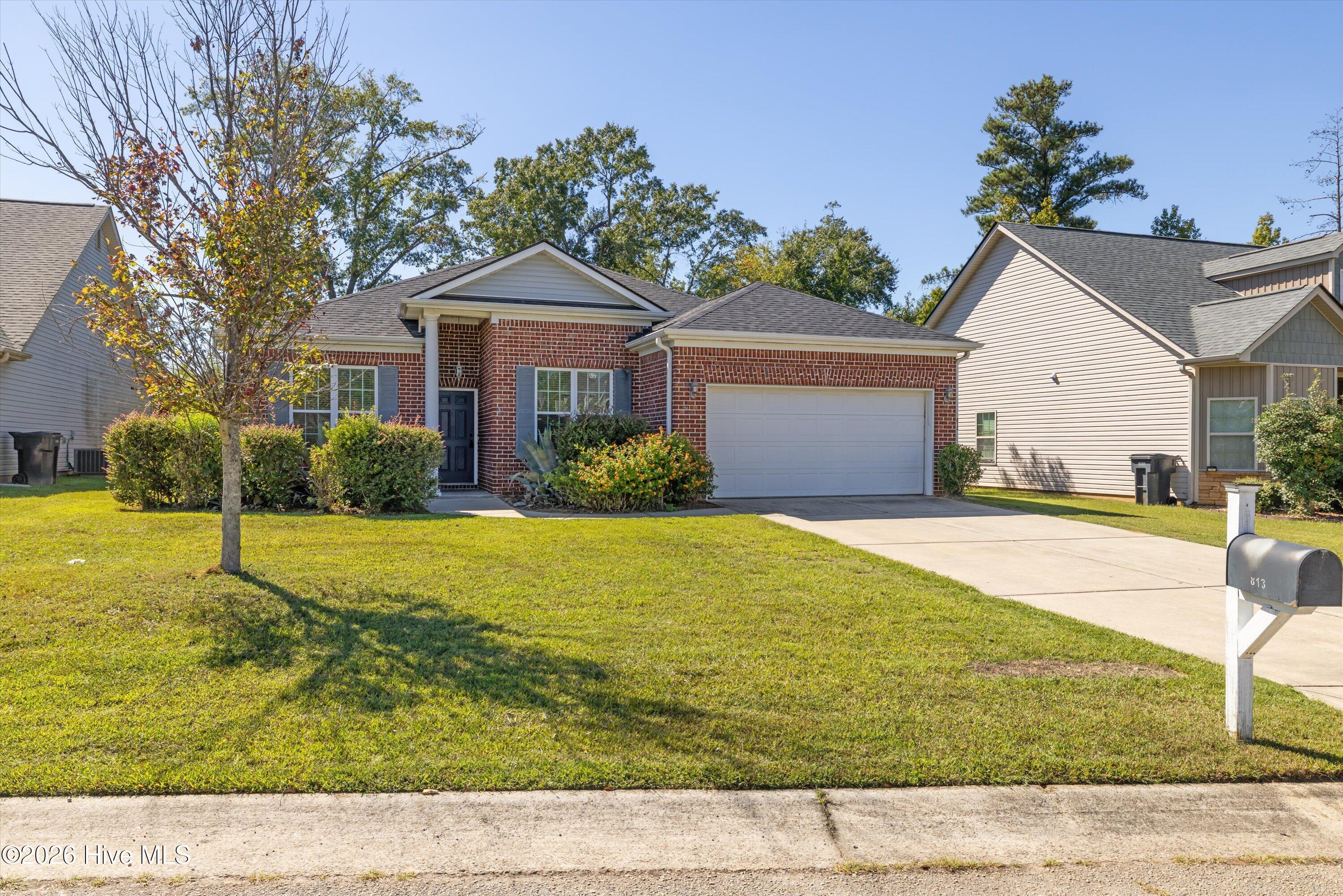 813 Oshields Court Property Photo 5