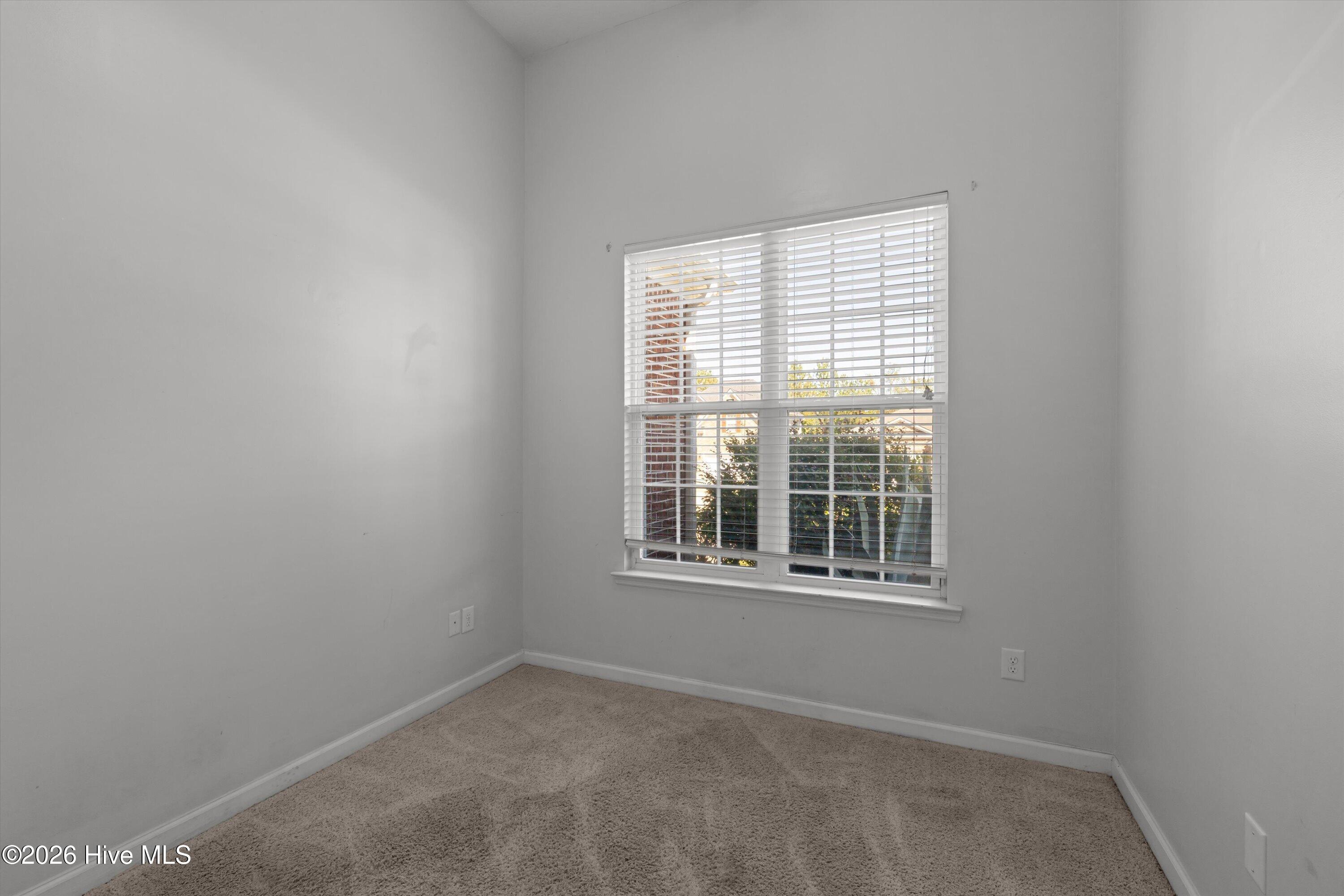 813 Oshields Court Property Photo 32