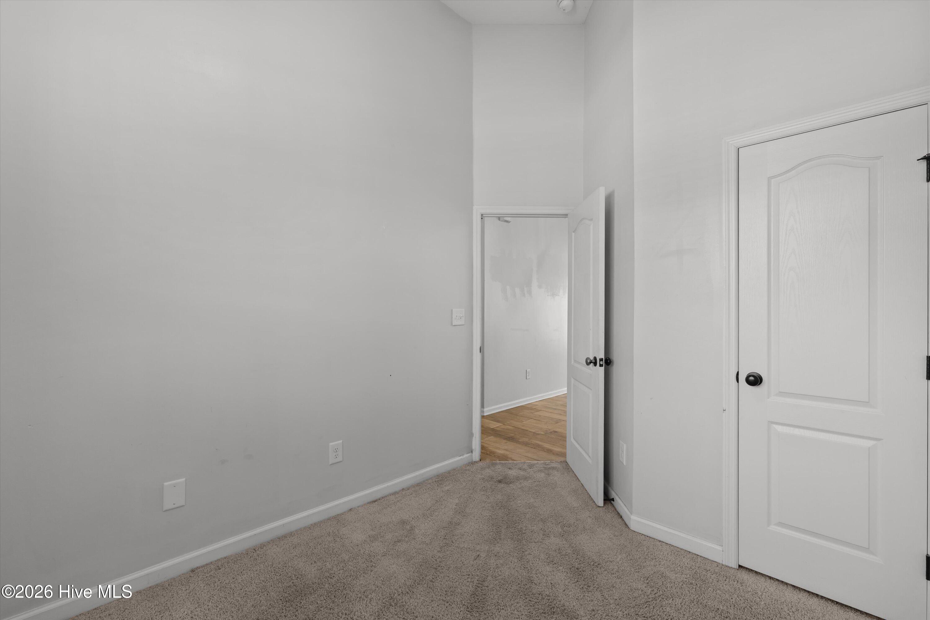 813 Oshields Court Property Photo 33