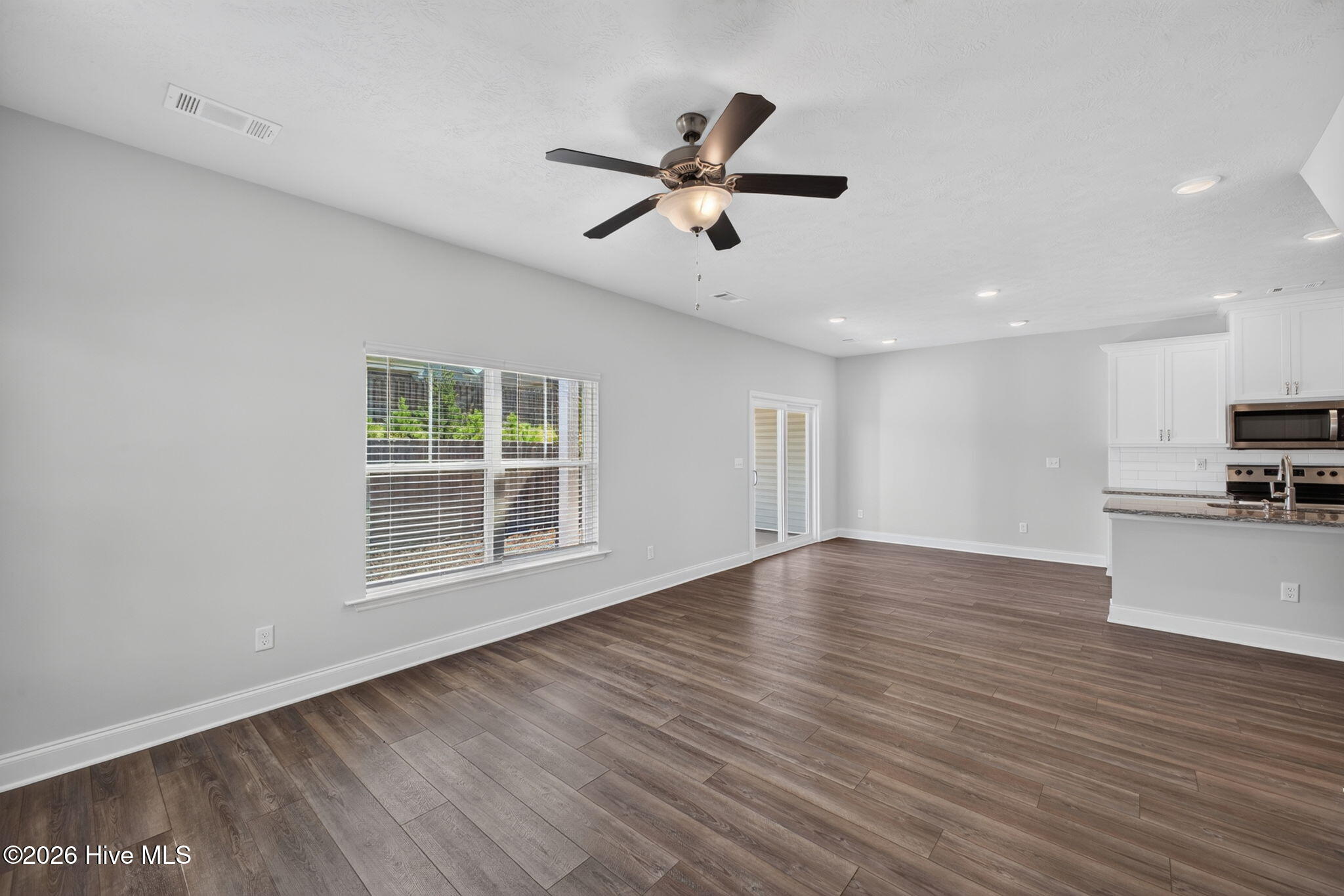 605 Hampton Drive Property Photo 10