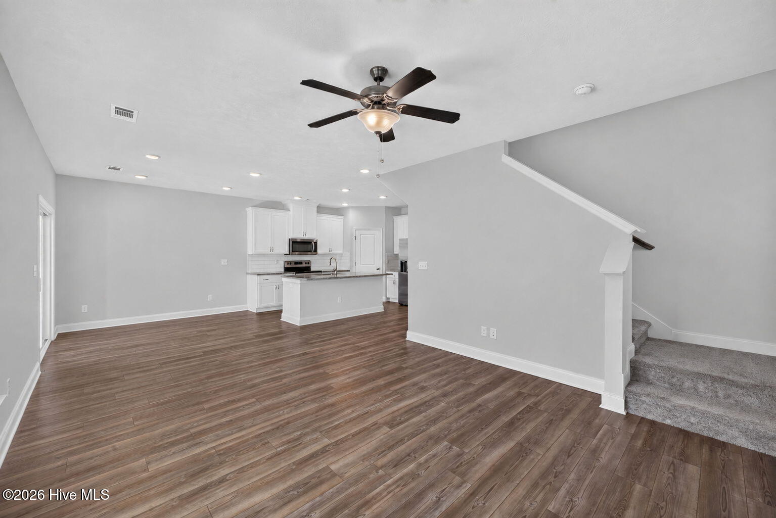 605 Hampton Drive Property Photo 14