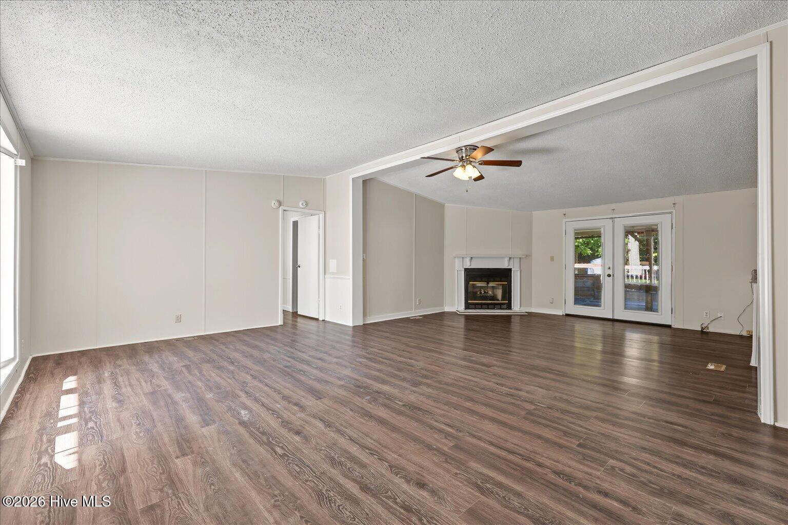 290 Crooked Creek Drive Property Photo 2