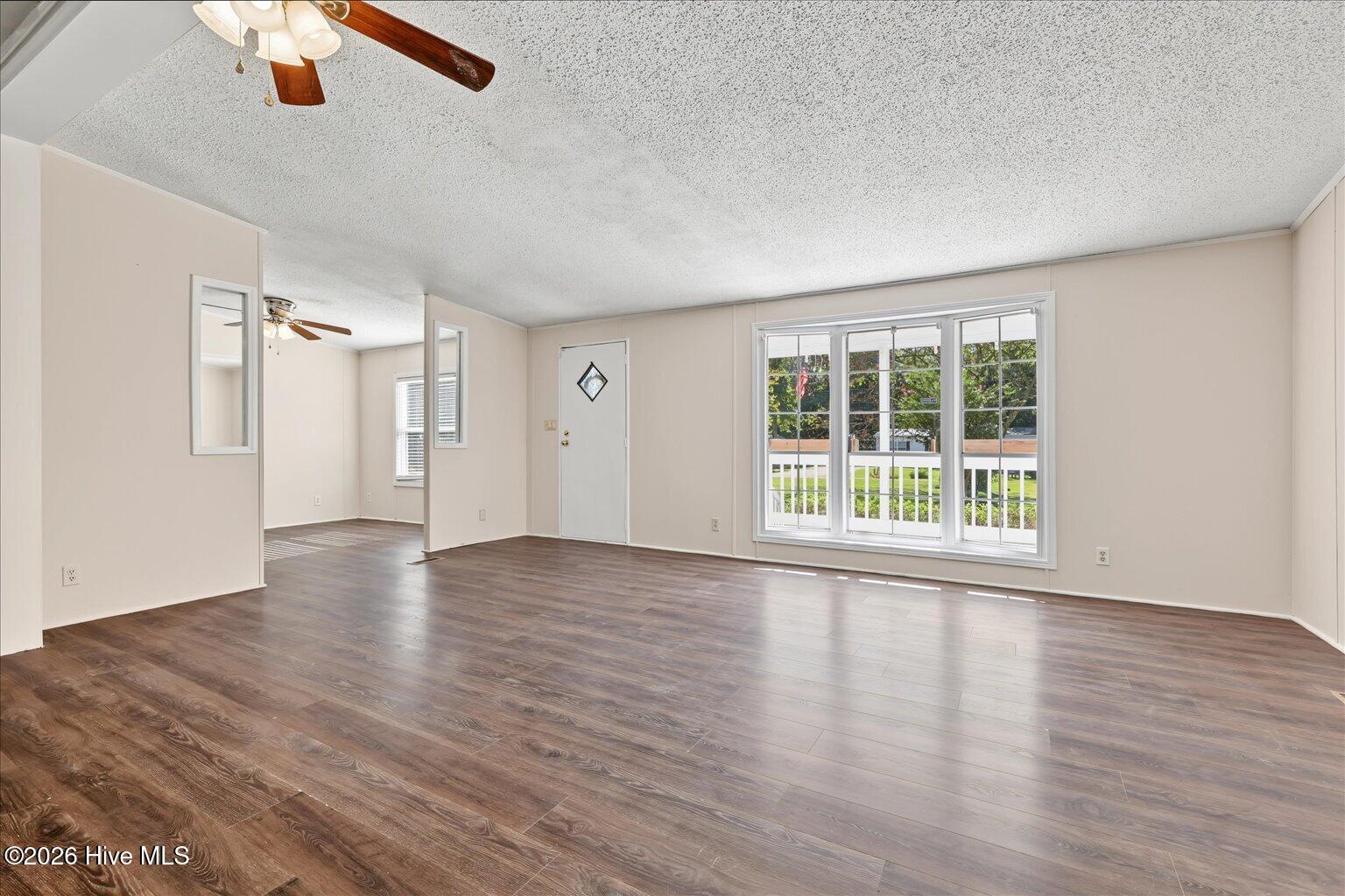 290 Crooked Creek Drive Property Photo 4