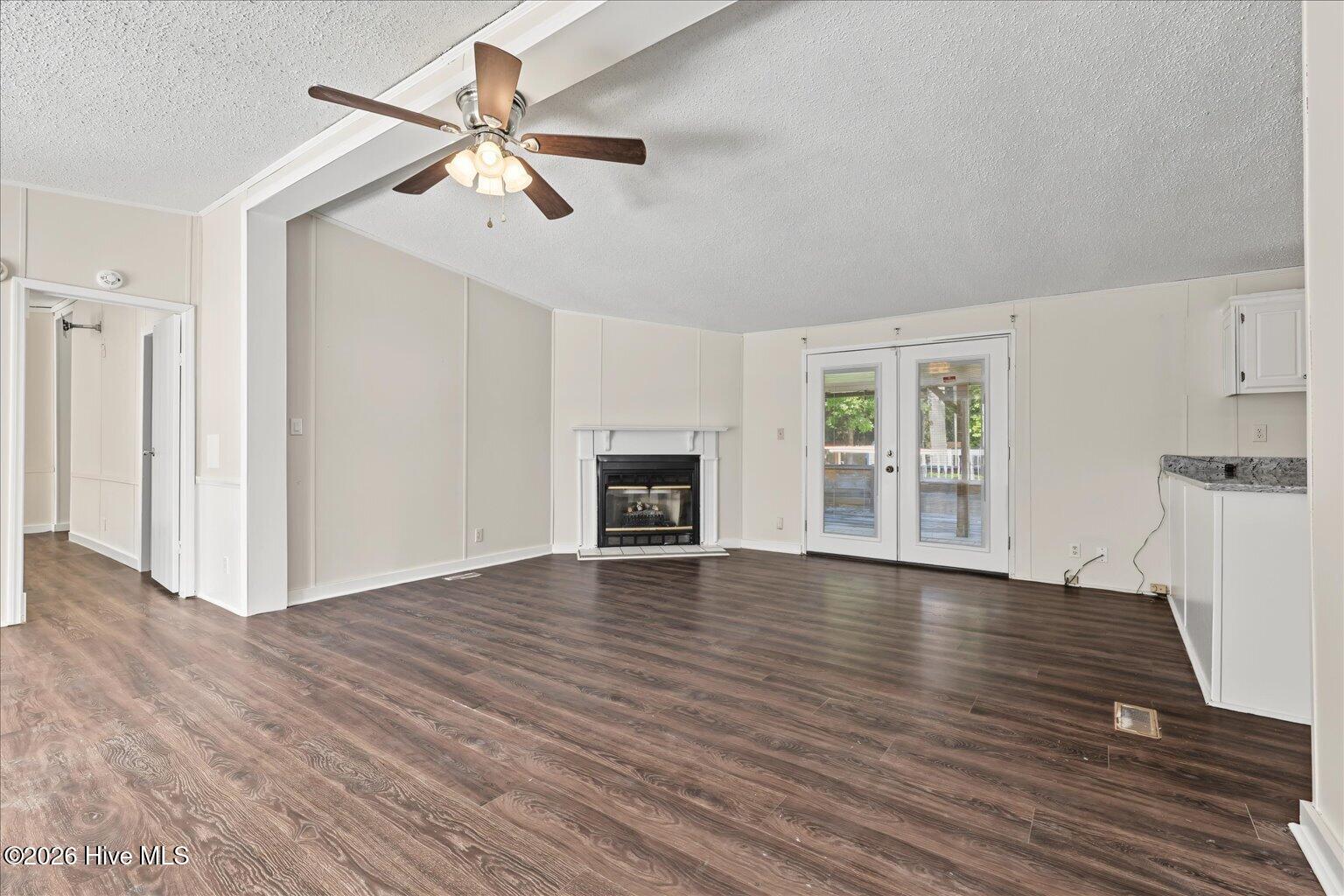 290 Crooked Creek Drive Property Photo 6