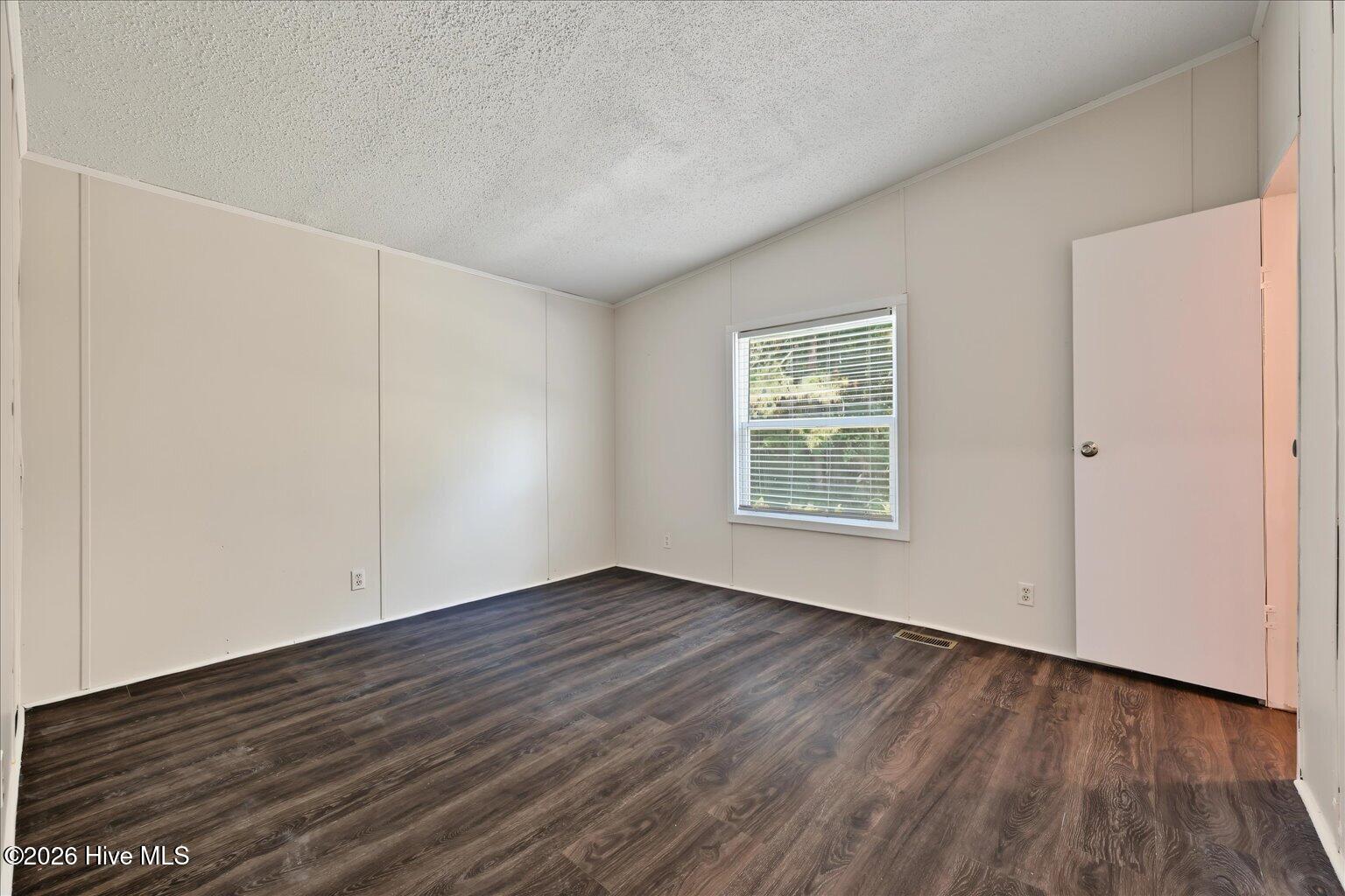 290 Crooked Creek Drive Property Photo 17