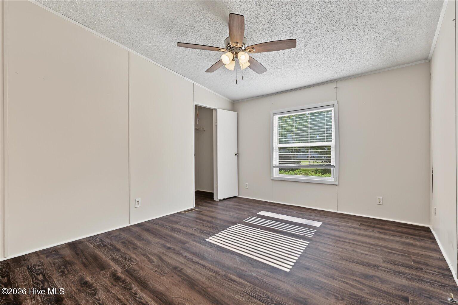 290 Crooked Creek Drive Property Photo 18