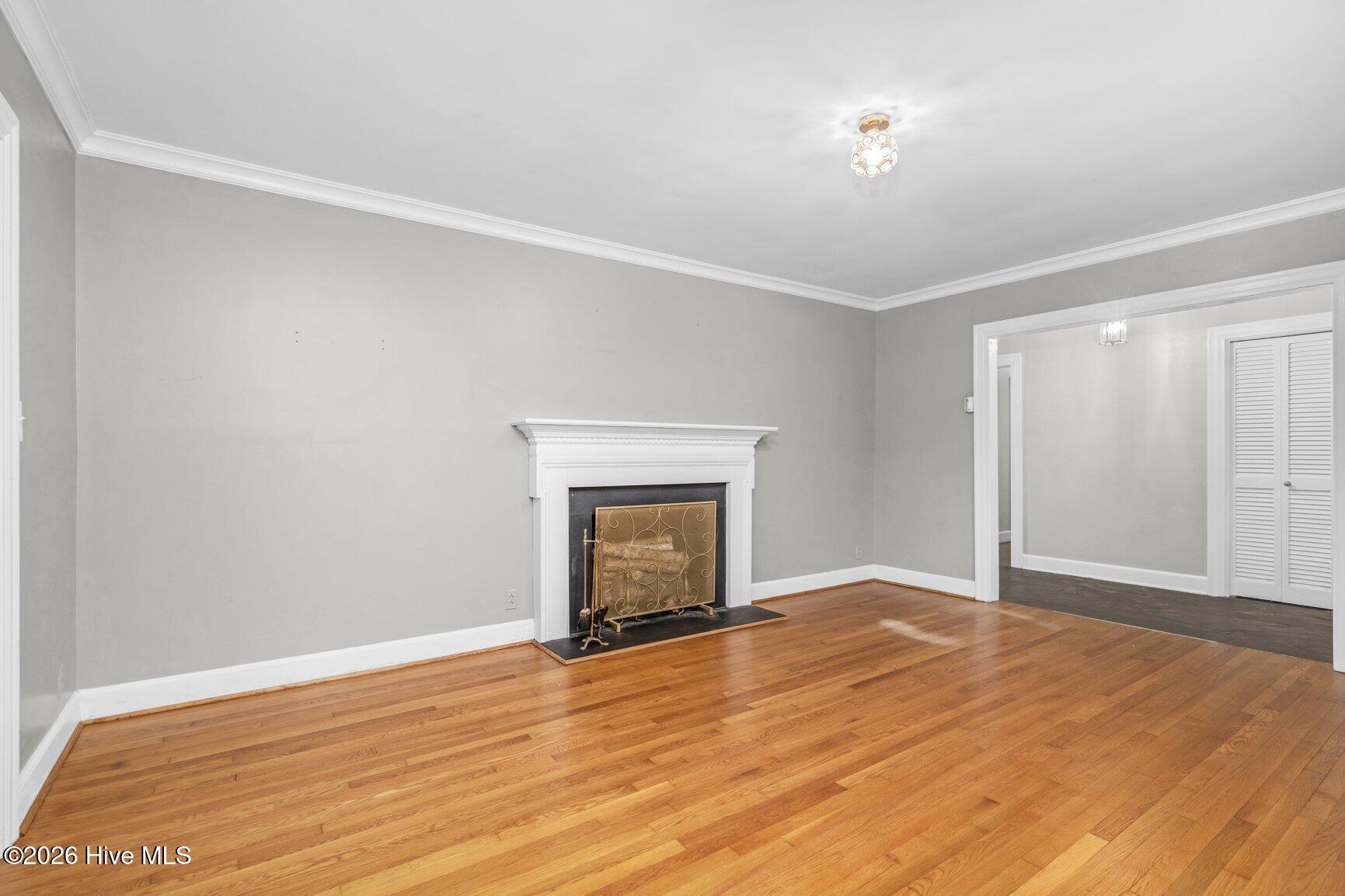 1707 Roxbury Drive N Property Photo 7