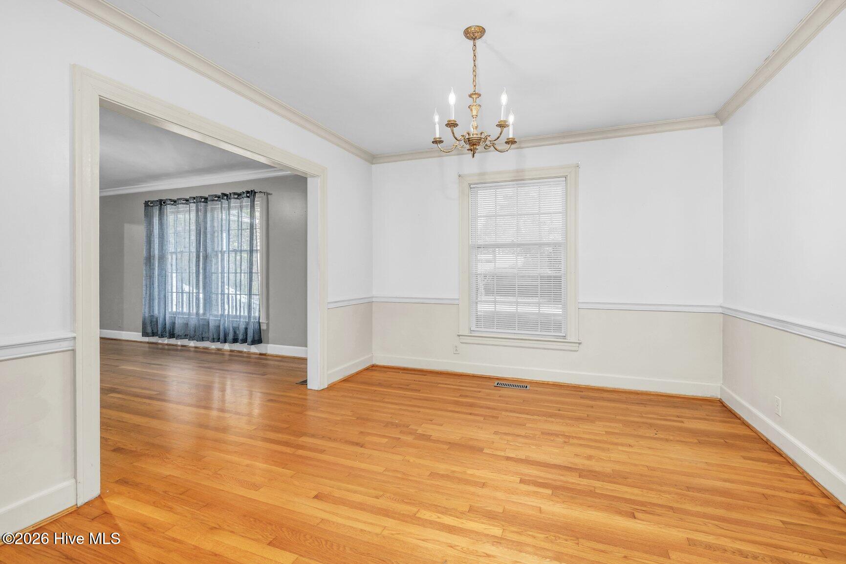 1707 Roxbury Drive N Property Photo 10