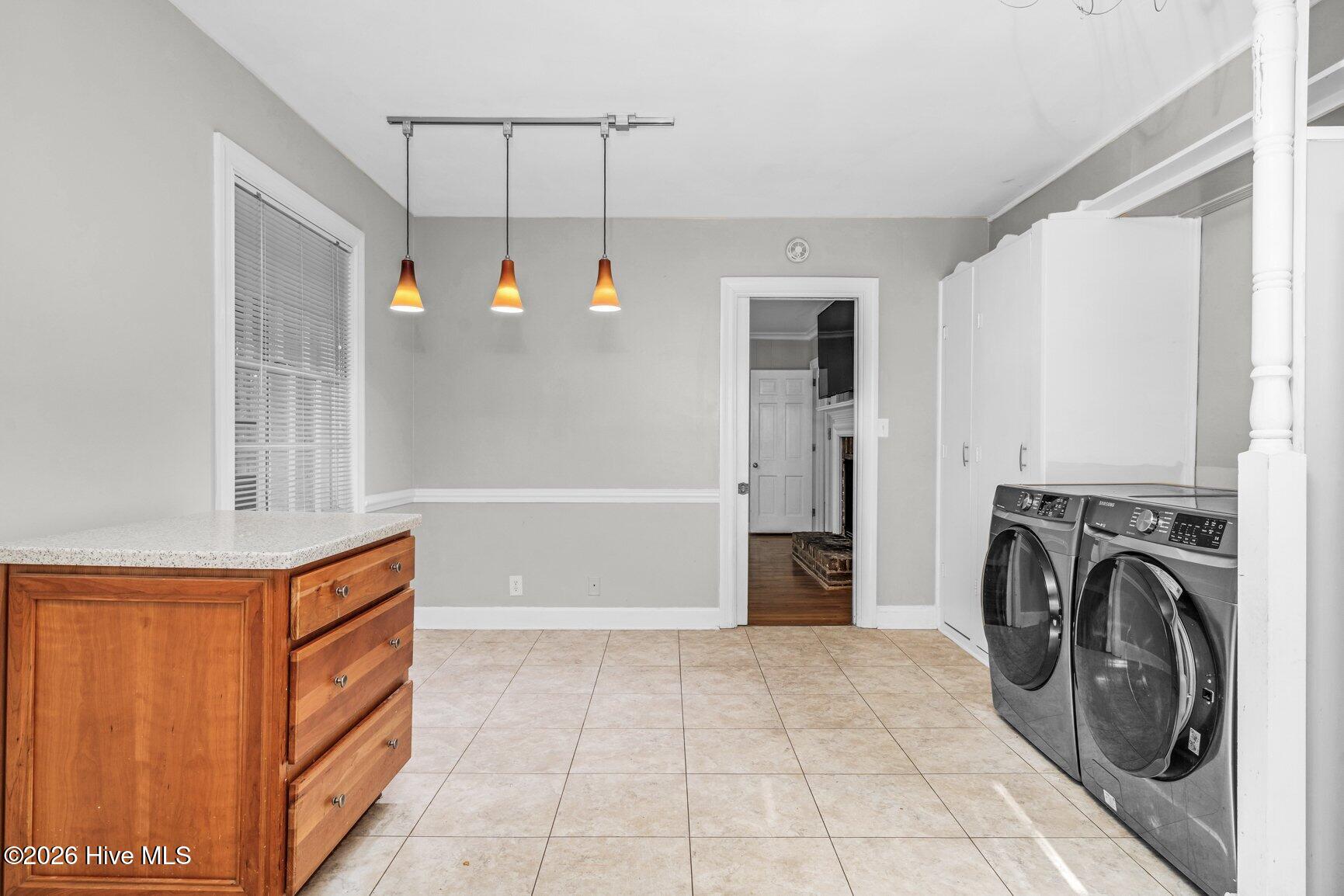 1707 Roxbury Drive N Property Photo 11