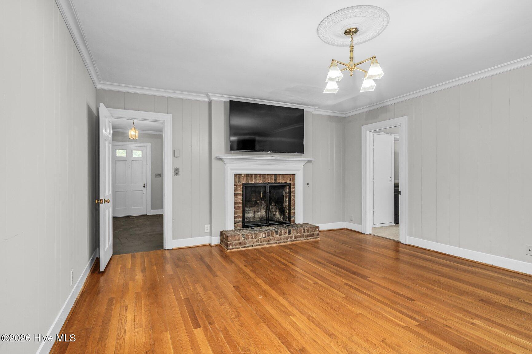 1707 Roxbury Drive N Property Photo 16
