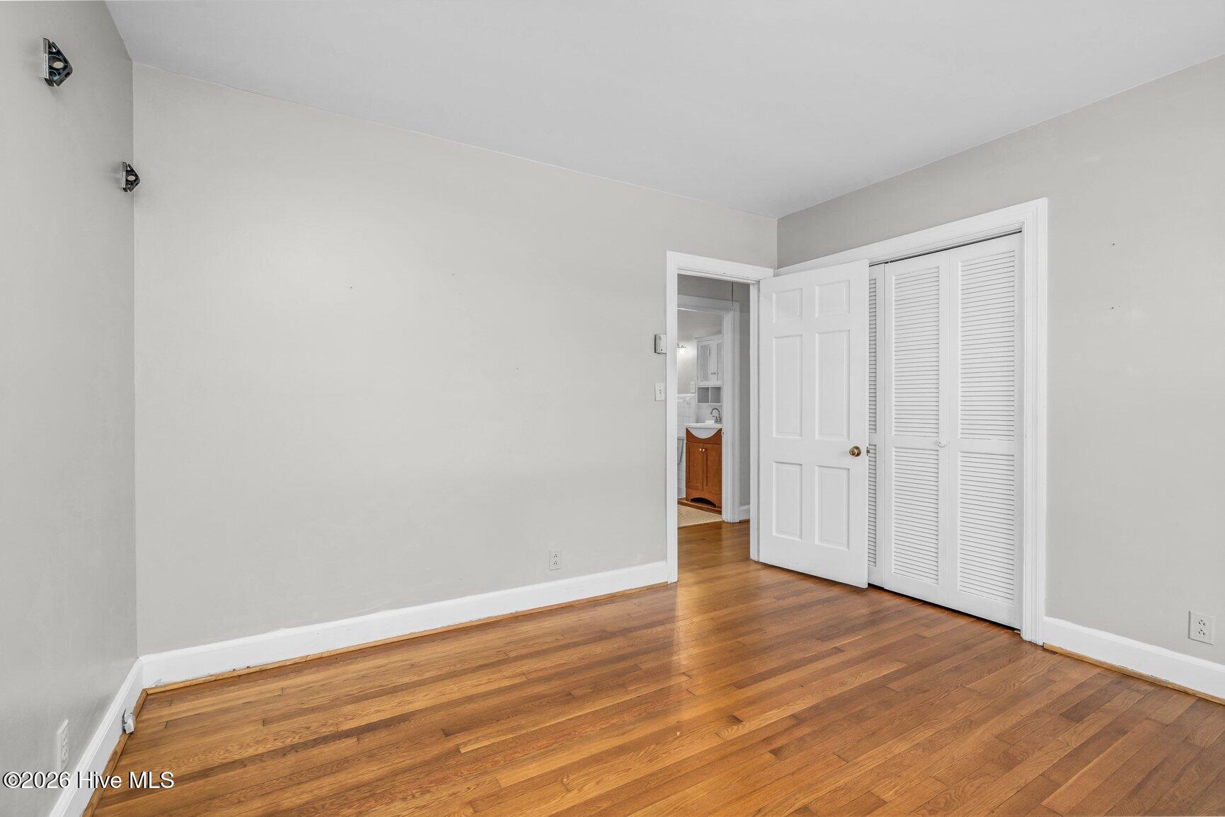 1707 Roxbury Drive N Property Photo 19