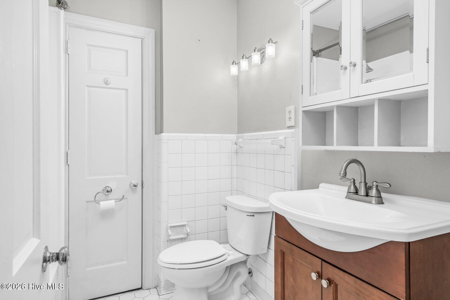 1707 Roxbury Drive N Property Photo 20