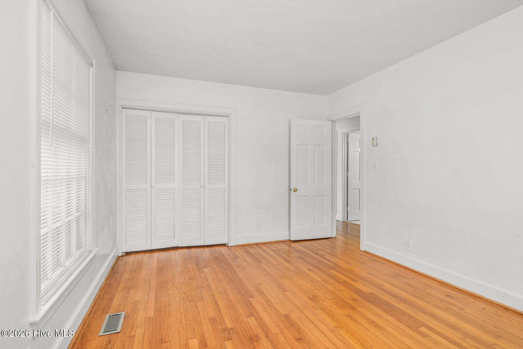 1707 Roxbury Drive N Property Photo 24
