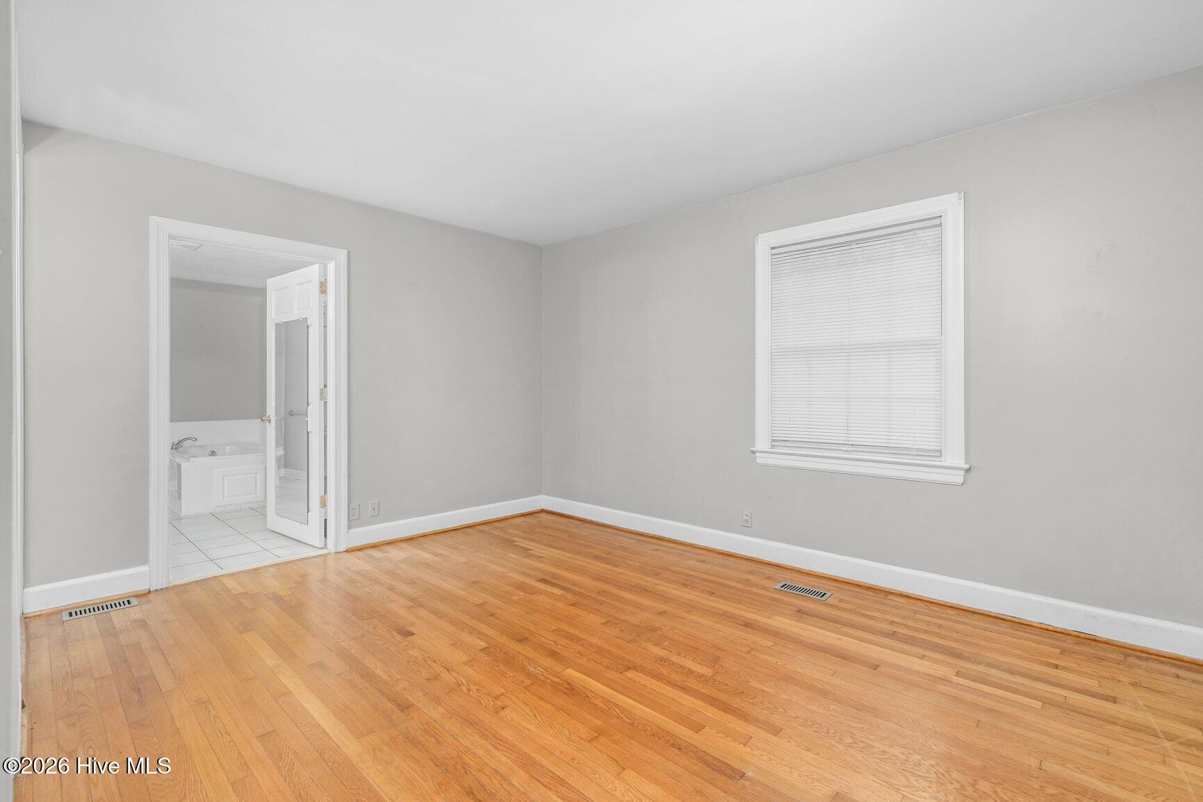 1707 Roxbury Drive N Property Photo 26