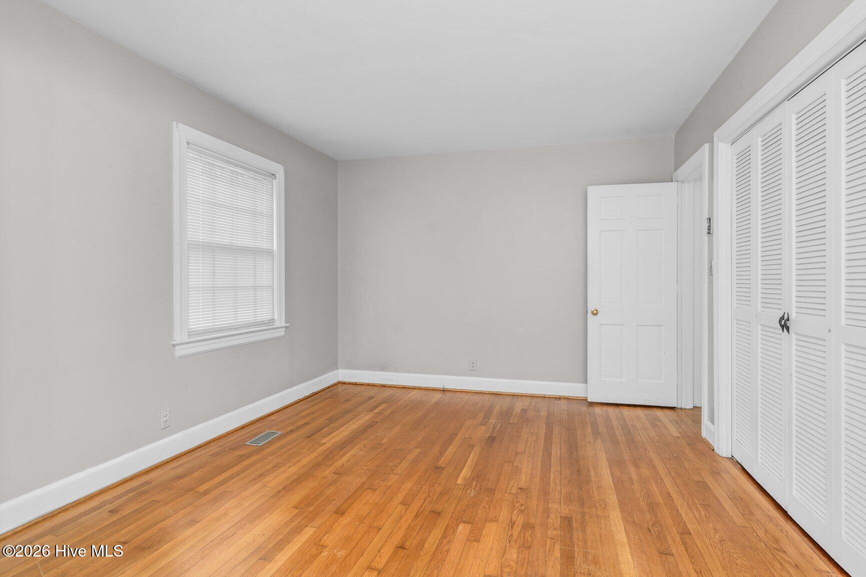 1707 Roxbury Drive N Property Photo 28