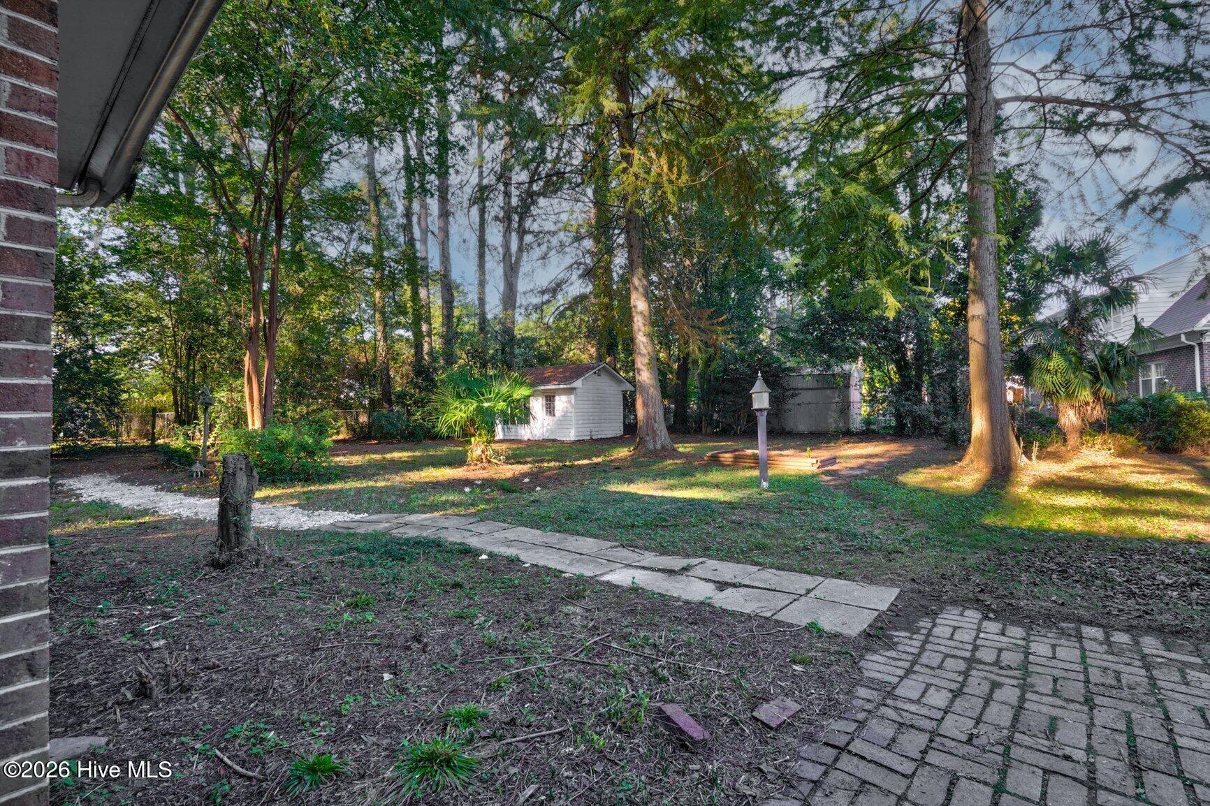 1707 Roxbury Drive N Property Photo 35