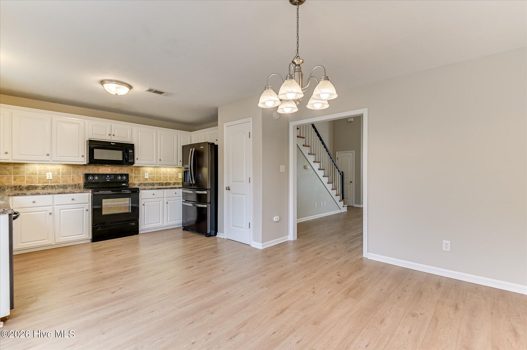 613 Dunrobin Lane Property Photo 13