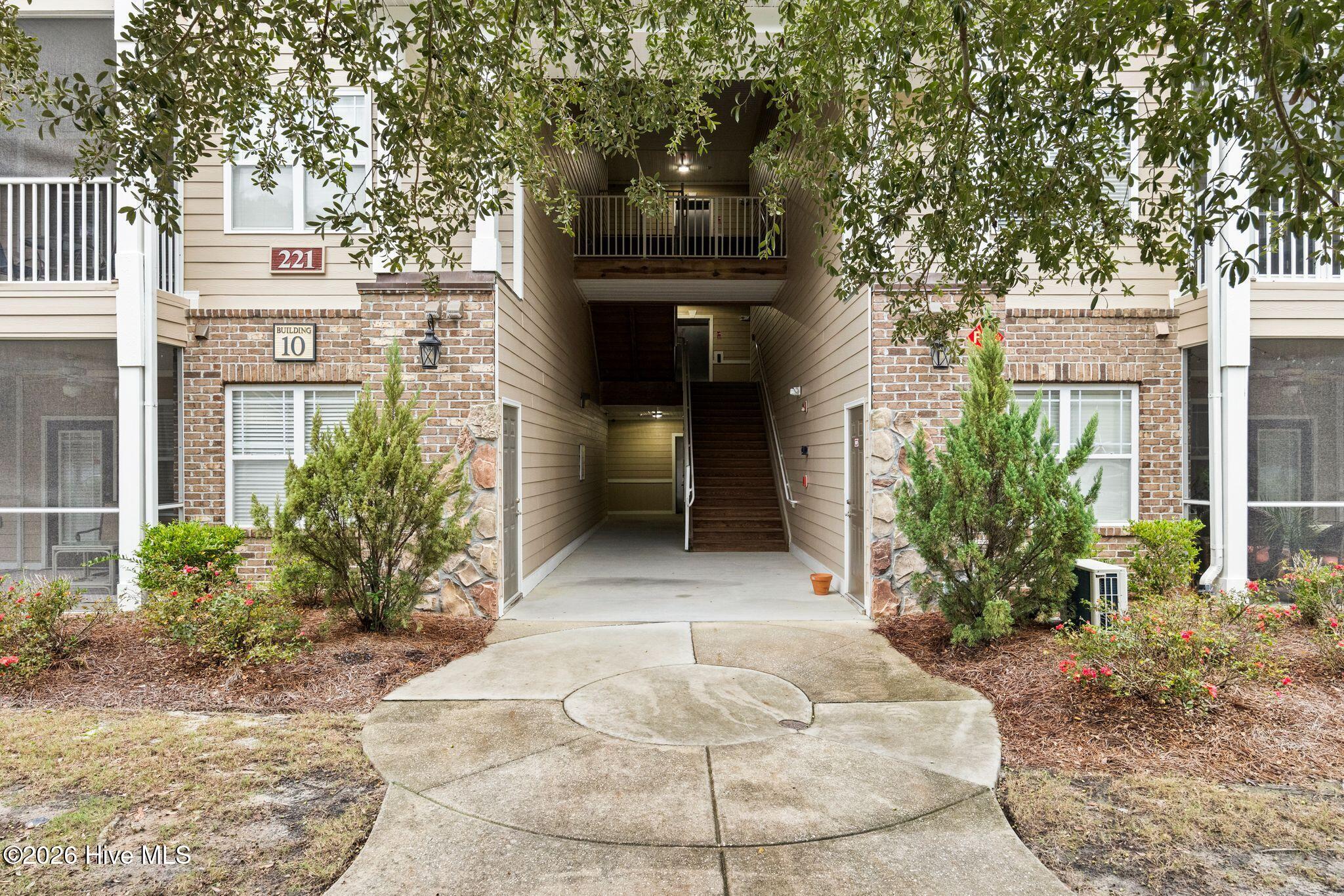 221 Woodlands Way Unit 17 Property Photo 4