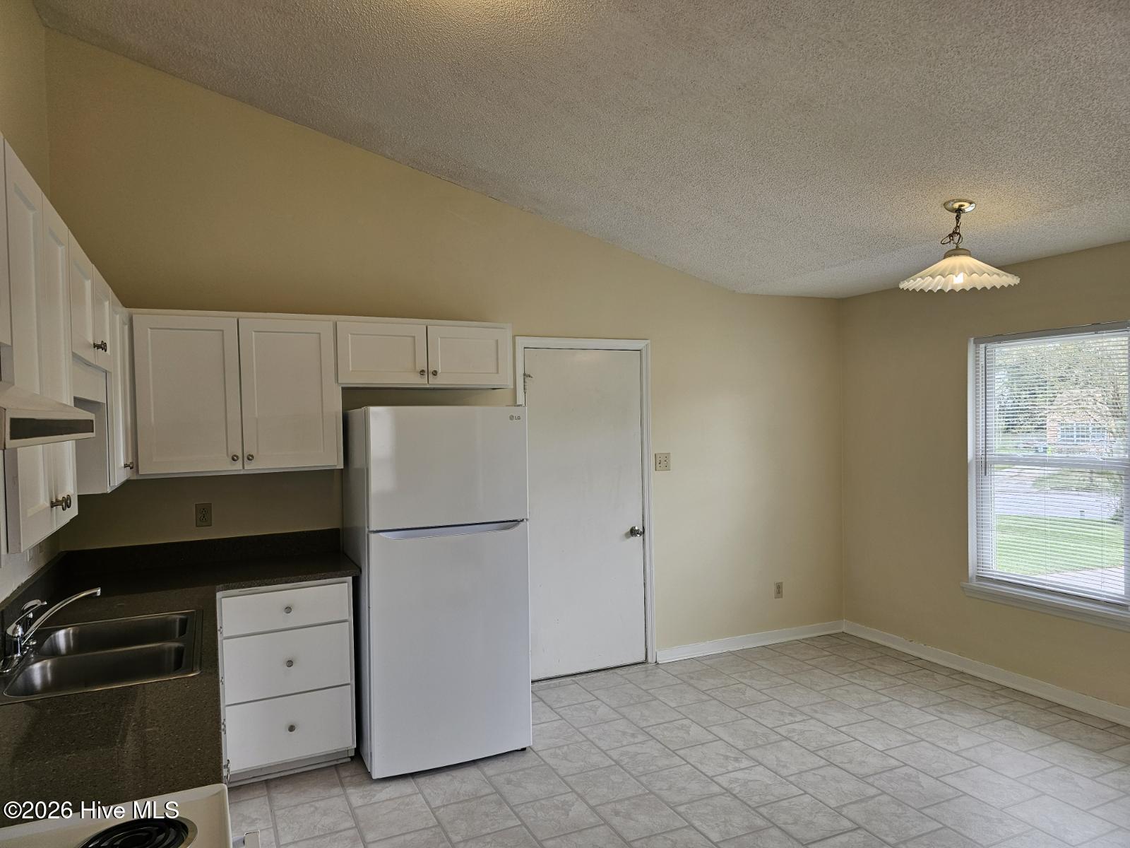 3701 Dovefield Court Property Photo 8