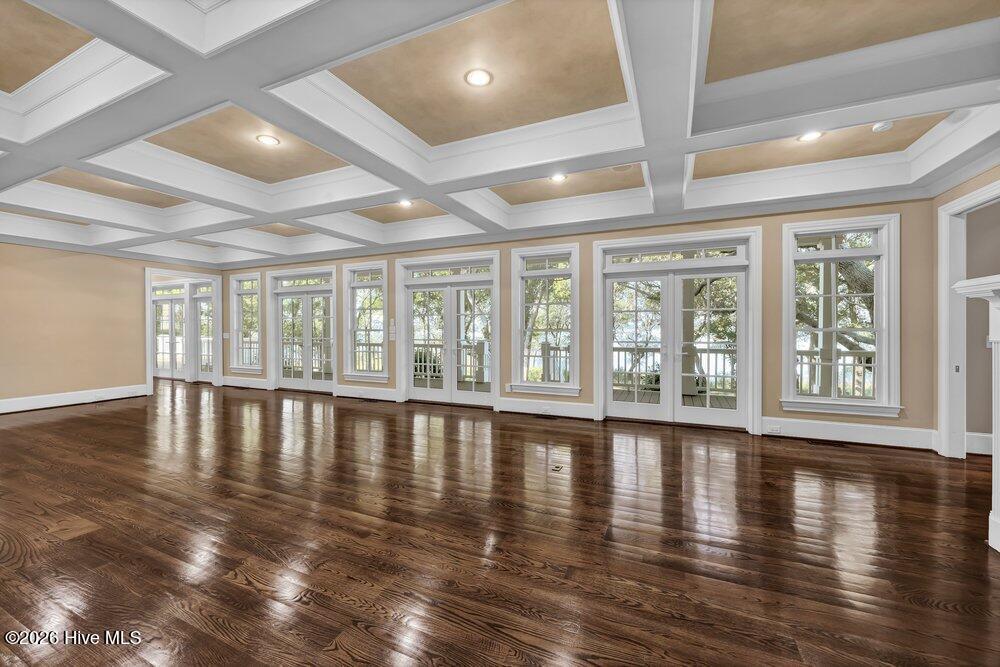 8660 River Road Property Photo 13